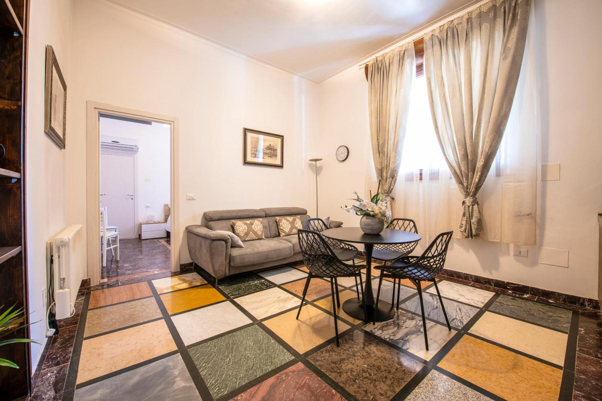 You & Me Garibaldi Home Verona Center — Photos 1
